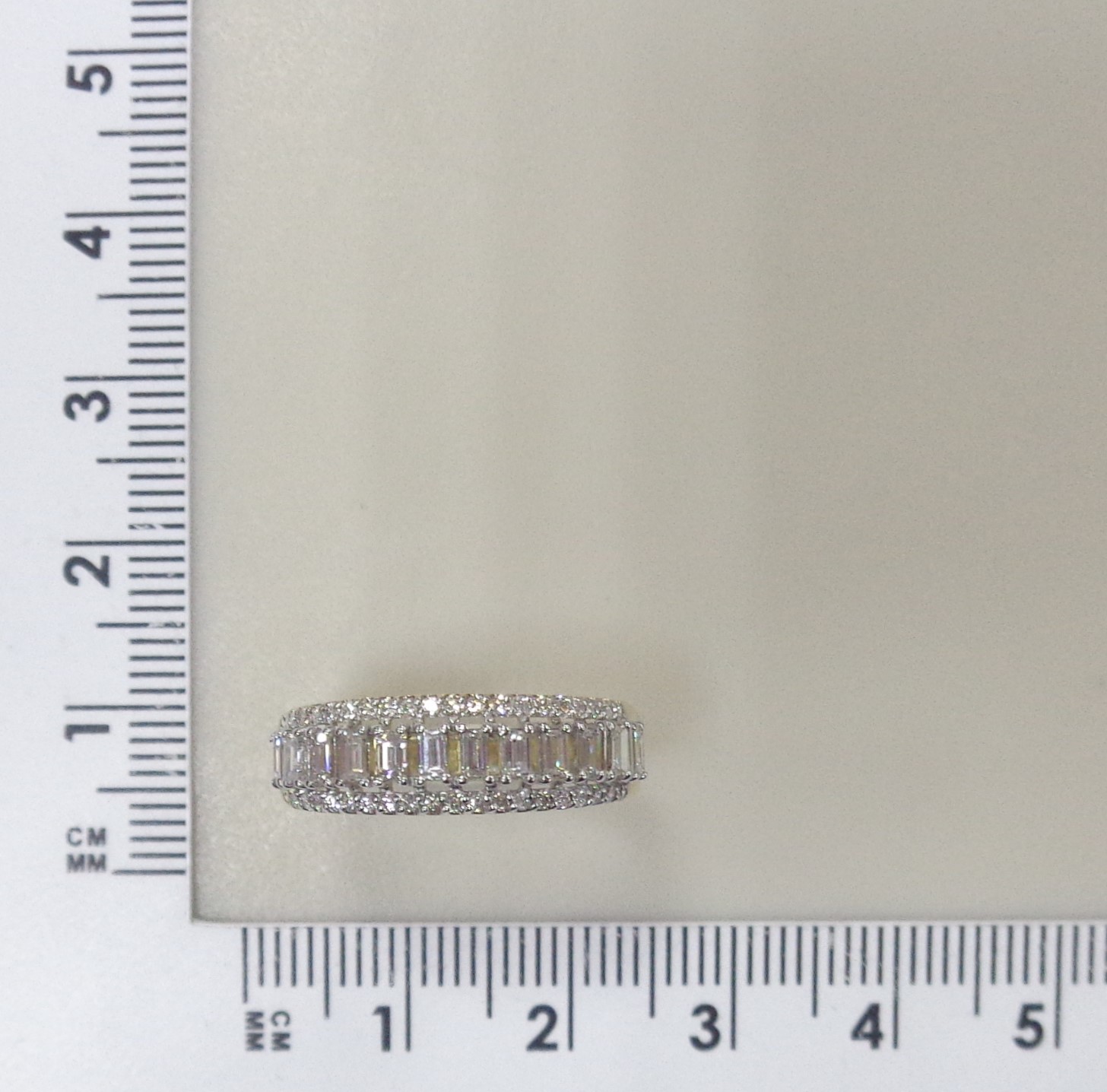 Кольцо из желтого золота с бриллиантами